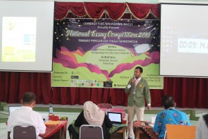 Babak II National Essay Competition 2019, sedang berlangsung presentasi di Audit I lantai 1 kampus 1 UIN Walisongo Semarang. Kamis, (2/5/2019)