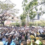 Gerbang Kantor Dijebol, Ganjar Akhirnya Temui Massa