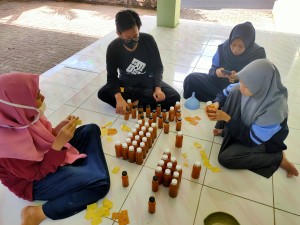 Mahasiswa KKN Berbagi Minuman Herbal Tradisional, Wujud Kampanye Kesehatan