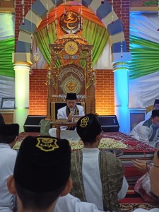 Mahasiswa KKN Turut Andil dalam Budaya ‘Tali Jabutan’ di Peringatan Maulid Nabi