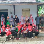 PKK dan Kader Desa Kecila Bersama Mahasiswa KKN Beri Bantuan ke Korban Bencana Alam