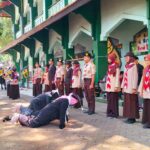 Sambut Wisudawan, Pramuka Walisongo Menyelenggarakan Prosesi Adat