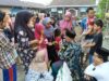 Tim KKN Reg-82 Posko 2 Turut Serta dalam Pasar Tradisional Jumat Pahing Desa Kaliputih