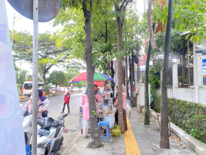 Ramai ‘War Takjil’ di Sekitar Kampus 3 UIN Walisongo: Mahasiswa Hemat UMKM Merapat